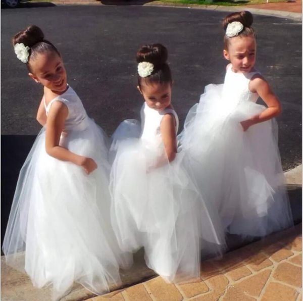 2019 wholesale lovely white girls holy communion gowns tulle jewel neck back out sleeveless long kids wedding dresses on sale
2019 wholesale lovely white girls holy communion gowns tulle jewel neck back out sleeveless long kids wedding dresses on sale