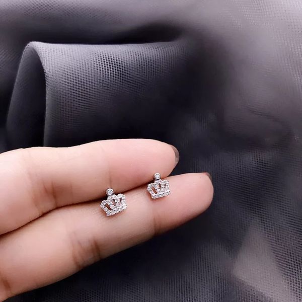 new 925 sterling silver fashion zircon creative crown stud earrings personality simple trend wild female girl silver ear jewelry, Golden;silver
new 925 sterling silver fashion zircon creative crown stud earrings personality simple trend wild female girl silver ear jewelry, Golden;silver