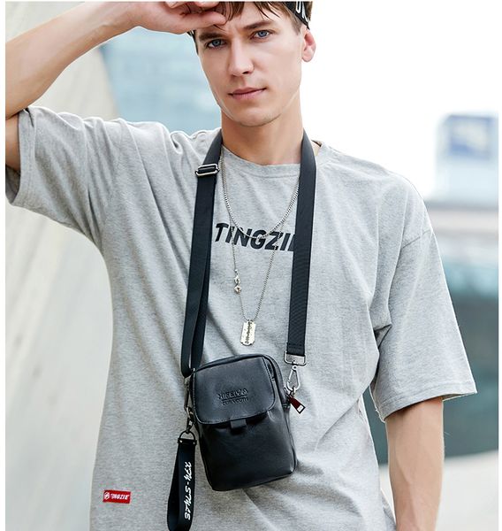 2020 new fashion men packet shoulder messenger bag man ins small bag brand of hip-hop disco tide packet purse mini bag
2020 new fashion men packet shoulder messenger bag man ins small bag brand of hip-hop disco tide packet purse mini bag