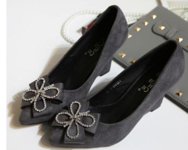 2019 women's shoes in spring and autumn with new style slope heel pointed end bowknot@8073, Black
2019 women's shoes in spring and autumn with new style slope heel pointed end bowknot@8073, Black