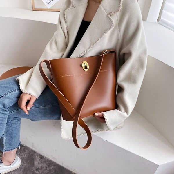 2020 новая женская сумка плеча малого fragrance темперамент crossbody сумка корейский диких mother ковш большой емкости
2020 новая женская сумка плеча малого fragrance темперамент crossbody сумка корейский диких mother ковш большой емкости