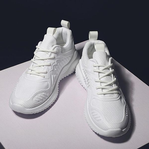 new selling men running shoes mens triple black outdoor shoes pure white sports sneakers outdoor shoes size 40-44
new selling men running shoes mens triple black outdoor shoes pure white sports sneakers outdoor shoes size 40-44