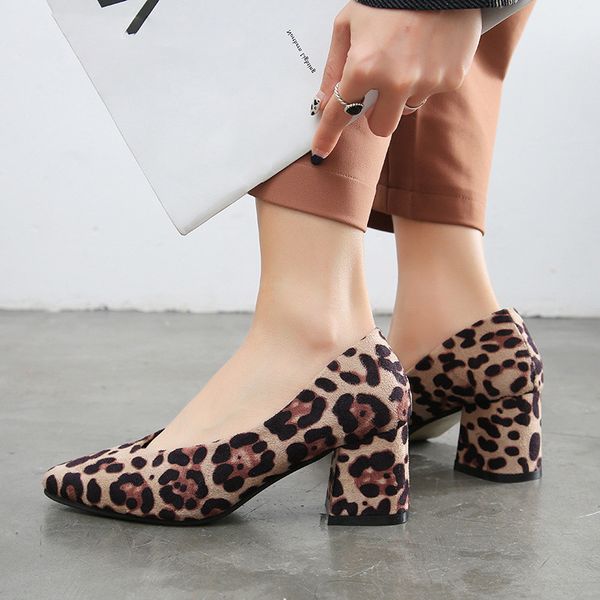 2019 fashion leopard women pumps thin high heels shallow office career shoes pointed toe slip on female shoes, Black
2019 fashion leopard women pumps thin high heels shallow office career shoes pointed toe slip on female shoes, Black