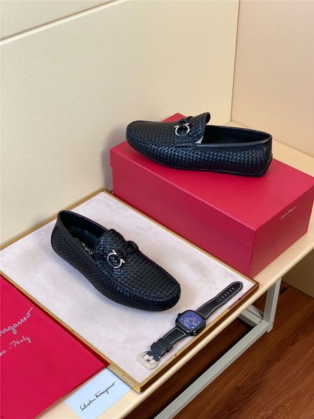 2019 men dress loafers patent leather shoes slip on italian fashion male formal oxford shoes flats pointed toe party wedding shoes for men, Black
2019 men dress loafers patent leather shoes slip on italian fashion male formal oxford shoes flats pointed toe party wedding shoes for men, Black