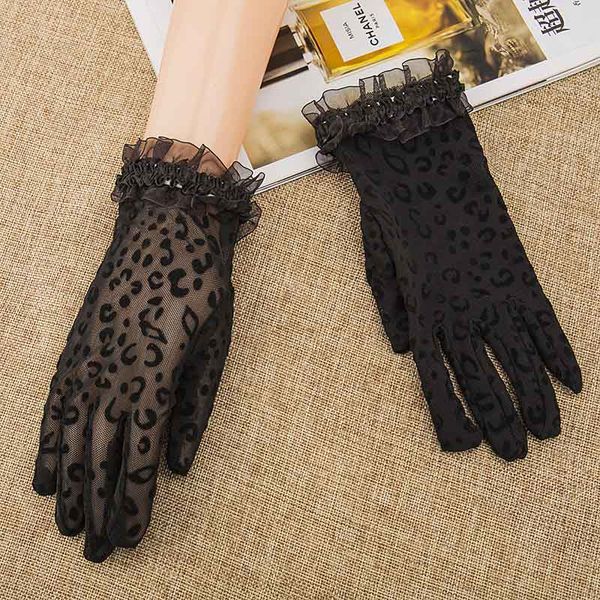 five fingers gloves fashion summer women lace sunscreen uv protection breathable leopard black mitten ladies dance driving, Blue;gray
five fingers gloves fashion summer women lace sunscreen uv protection breathable leopard black mitten ladies dance driving, Blue;gray