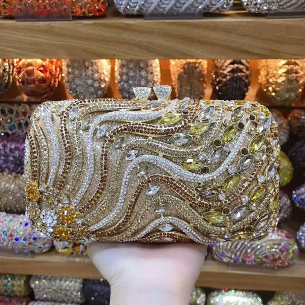 сиюань роскошные красочные сумки кристалл вечер женщины золото / серебро кристалл алмаза инкрустированный сумки свадеб кошелек женские сумки
сиюань роскошные красочные сумки кристалл вечер женщины золото / серебро кристалл алмаза инкрустированный сумки свадеб кошелек женские сумки