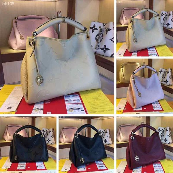 classic designer handbag flowers letters v shape shoulder bags women vintage messenger bag crossbody purse canvas shopper bag shopping tote
classic designer handbag flowers letters v shape shoulder bags women vintage messenger bag crossbody purse canvas shopper bag shopping tote