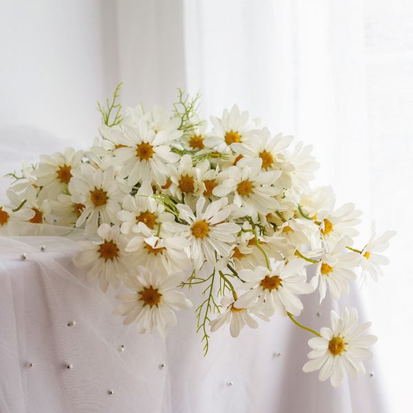 small daisy simulation bouquet chamomile living room decoration wild chrysanthemum pseudo dry flower small fresh lotus flower
small daisy simulation bouquet chamomile living room decoration wild chrysanthemum pseudo dry flower small fresh lotus flower