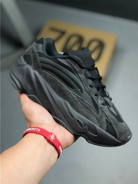 2020 kanye west 700 v2 tephra vanta wave runner triple black 3m reflective men woman designer running shoes sports sneakers 
2020 kanye west 700 v2 tephra vanta wave runner triple black 3m reflective men woman designer running shoes sports sneakers