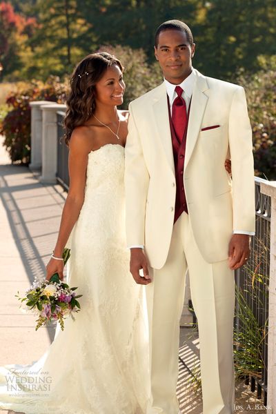 2016 selling twobuttons notch lapel white men suits custume hoome fashion formal tuxedos handsome terno masculino red green, White;black
2016 selling twobuttons notch lapel white men suits custume hoome fashion formal tuxedos handsome terno masculino red green, White;black