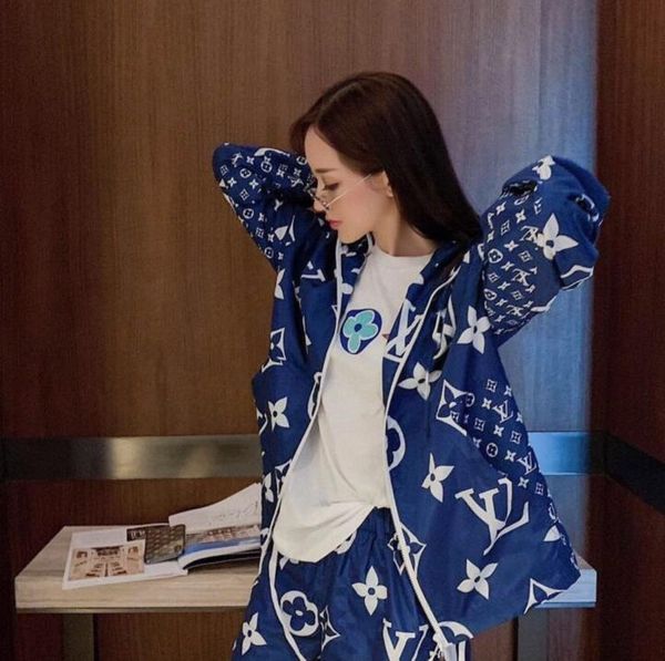 the latest fashion big brand printing loose long sleeve cardigan thin coat sunscreen clothing + shorts suit can be wholesale, White
the latest fashion big brand printing loose long sleeve cardigan thin coat sunscreen clothing + shorts suit can be wholesale, White