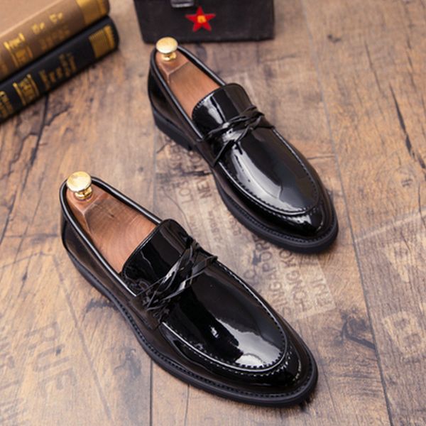 men british brogue pointed toe shoes new white black wedding shoes men dress leather formal business party oxfords 448
men british brogue pointed toe shoes new white black wedding shoes men dress leather formal business party oxfords 448