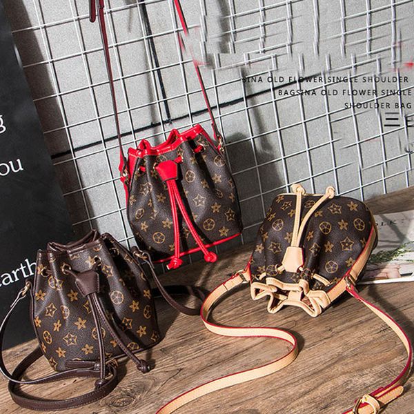 новый конструктор luxury drawstring кошельки женщины дамы totes женщины креста тела сцепления сумка pu кожи плеча сумки популярной женщины с
новый конструктор luxury drawstring кошельки женщины дамы totes женщины креста тела сцепления сумка pu кожи плеча сумки популярной женщины с