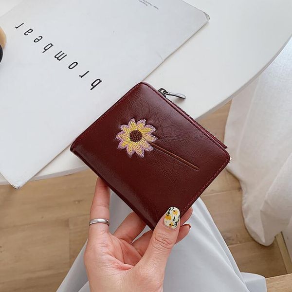 factory wholesale women handbag new embroidered short wallet retro leather solid color women wallet flower embroidered fashion wallet, Red;black
factory wholesale women handbag new embroidered short wallet retro leather solid color women wallet flower embroidered fashion wallet, Red;black