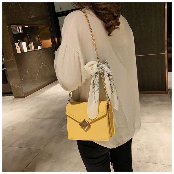 manfuni pu women shoulder bag solid color casual scarf messenger bag ladies buckle simple chain small square bags
manfuni pu women shoulder bag solid color casual scarf messenger bag ladies buckle simple chain small square bags