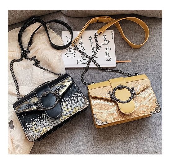 new snake pattern handbag fashion trend shoulder bag autumn and winter chain diagonal cross personality small square bag
new snake pattern handbag fashion trend shoulder bag autumn and winter chain diagonal cross personality small square bag