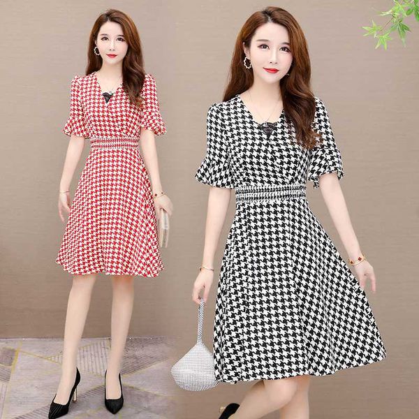 vintage women dress 70s rockabilly black plaid elegant a line dresses 2020 summer short sleeve belted cotton party dress, Black;gray
vintage women dress 70s rockabilly black plaid elegant a line dresses 2020 summer short sleeve belted cotton party dress, Black;gray