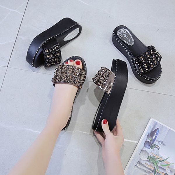 slippers female 2020 spring and summer new korean version of the tide wild rhinestone thick bottom beach sandals, Black
slippers female 2020 spring and summer new korean version of the tide wild rhinestone thick bottom beach sandals, Black