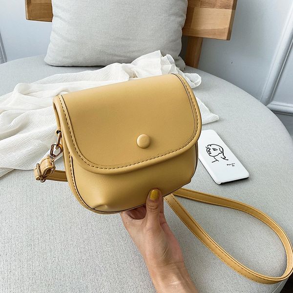 new simple shell type small square bag with magnetic button and single shoulder slant woman bag in 2019
new simple shell type small square bag with magnetic button and single shoulder slant woman bag in 2019