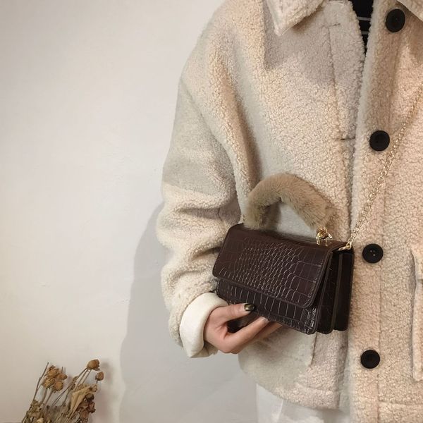 fashion chain small square bag 2020 new retro portable fur bag wild crocodile pattern shoulder
fashion chain small square bag 2020 new retro portable fur bag wild crocodile pattern shoulder
