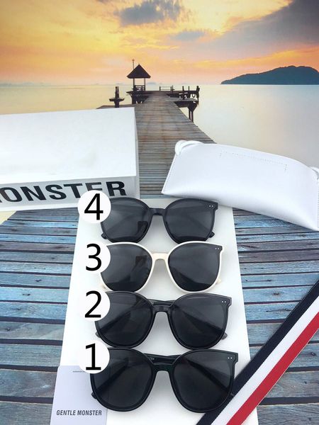 2020 spring new fashion square sunglasses couple models from men classic uv protection round frame jelly candy color, White;black
2020 spring new fashion square sunglasses couple models from men classic uv protection round frame jelly candy color, White;black