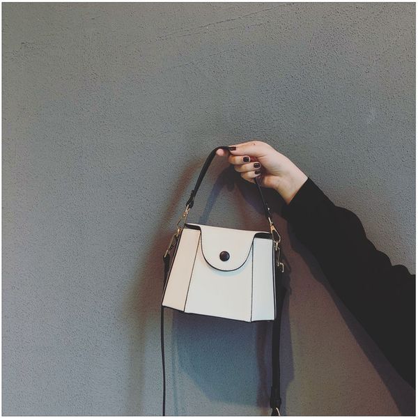 the new south korean version of 2020 is full of foreign style girls cross-body ins super mini bucket bag
the new south korean version of 2020 is full of foreign style girls cross-body ins super mini bucket bag