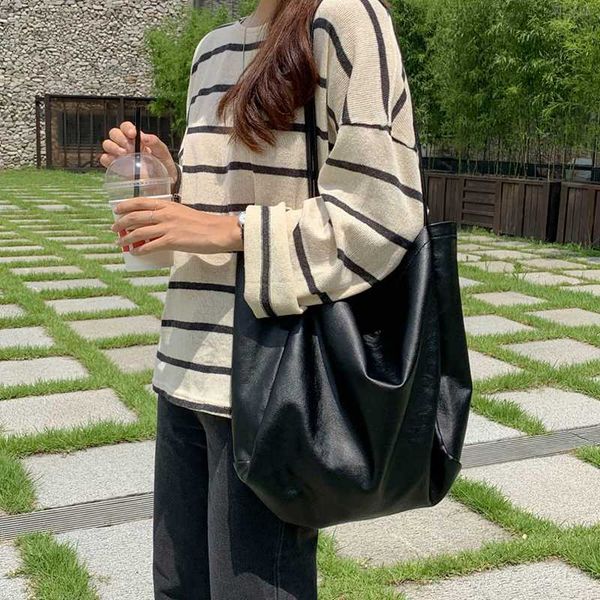 2020 new soft leather tote bag shoulder bag large capacity women's portable shopping
2020 new soft leather tote bag shoulder bag large capacity women's portable shopping