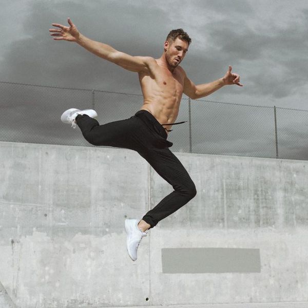 muscle fitness весной и осенью братья мужчины ограничить спорт повседневный бег боевые искусства упражнение эластичность приседания брюки sw, Black;blue
muscle fitness весной и осенью братья мужчины ограничить спорт повседневный бег боевые искусства упражнение эластичность приседания брюки sw, Black;blue