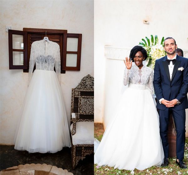 elegant long sleeves lace a-line wedding dress vintage v neck tulle plus size bridal gown with sweeo train, White
elegant long sleeves lace a-line wedding dress vintage v neck tulle plus size bridal gown with sweeo train, White