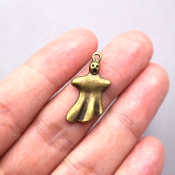 15pcs wholesale antique bronze tone charms ghost pendant for fashion jewelry, Bronze;silver
15pcs wholesale antique bronze tone charms ghost pendant for fashion jewelry, Bronze;silver