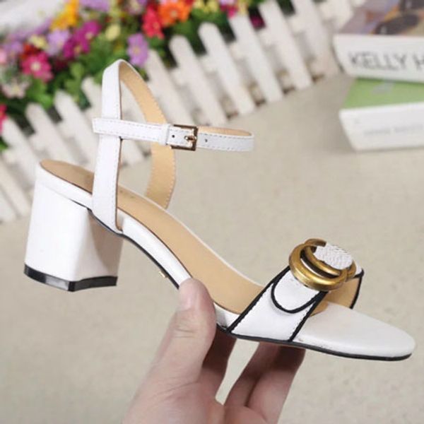 Sandálias shoe008 
Sandálias shoe008