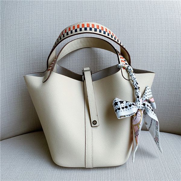 new basket bag cowhide bucket bag palm-printed woven wide shoulder strap one-shoulder hand-held leather women's
new basket bag cowhide bucket bag palm-printed woven wide shoulder strap one-shoulder hand-held leather women's