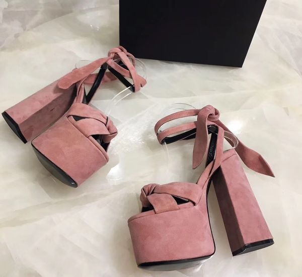 New oft fa hion high heel hoe women hopping real leather andal with box and du t bag complete ize
New oft fa hion high heel hoe women hopping real leather andal with box and du t bag complete ize