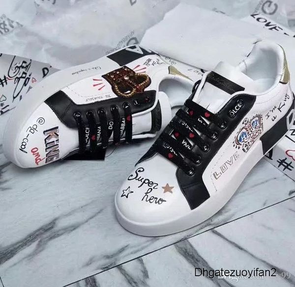 2020 с коробкой sneaker повседневная обувь дизайнер обуви кроссовки мода спортивная обувь кроссовки лучшие качества обуви для женщин free dh, Black;red 
2020 с коробкой sneaker повседневная обувь дизайнер обуви кроссовки мода спортивная обувь кроссовки лучшие качества обуви для женщин free dh, Black;red