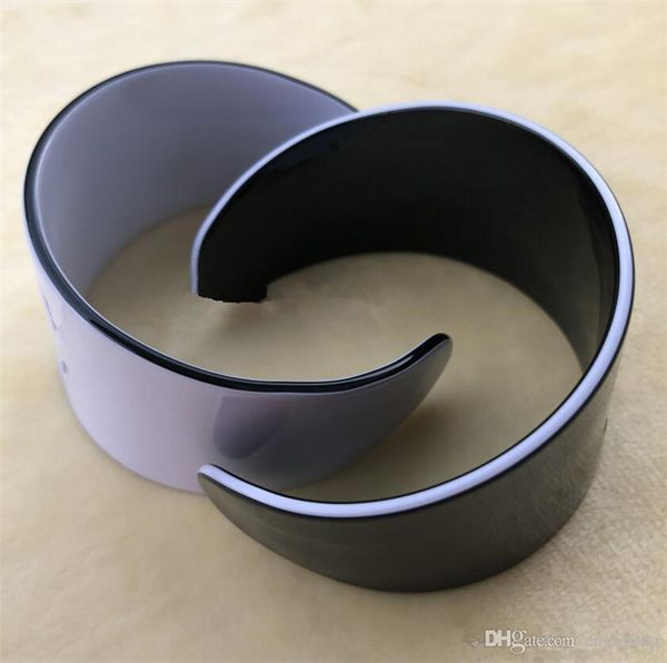 Новая мода акриловые браслеты выгравированы логотип модные аксессуары символ мо
Новая мода акриловые браслеты выгравированы логотип модные аксессуары символ мо