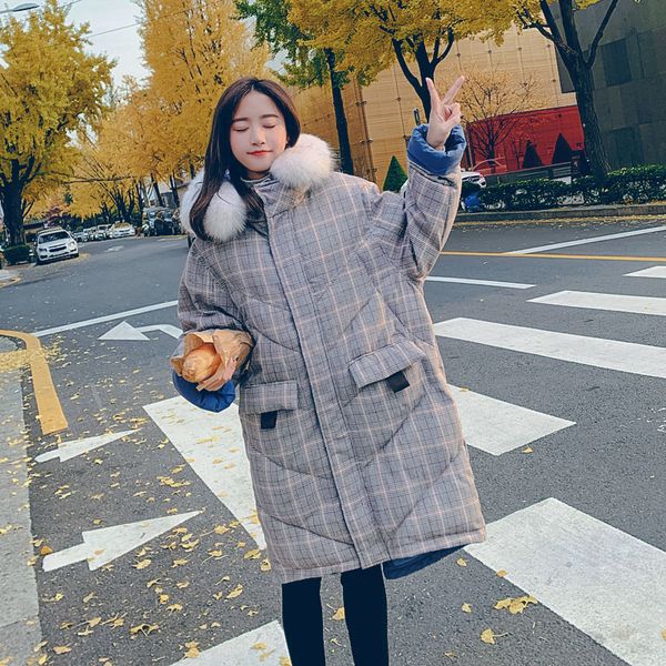 p shoot 2019 winter new style contrast color plaid long cotton coat korean-style women's loose-fit thickening large fur coll, Blue;black 
p shoot 2019 winter new style contrast color plaid long cotton coat korean-style women's loose-fit thickening large fur coll, Blue;black