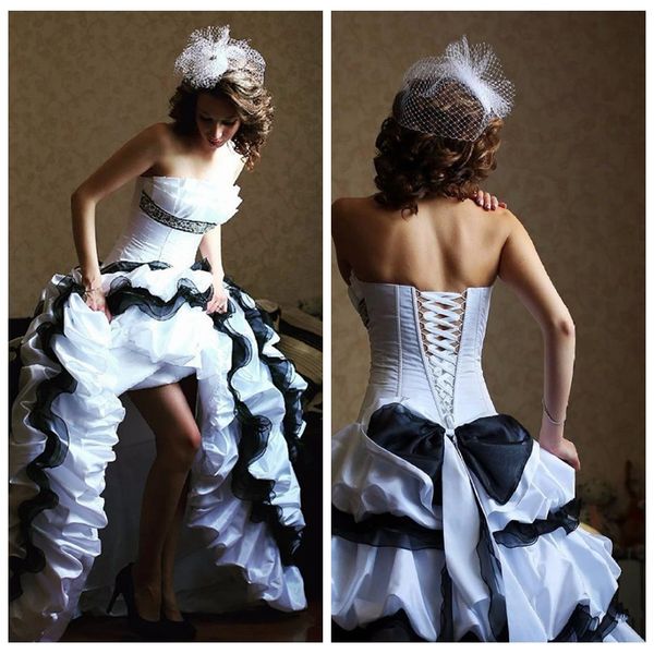 strapless ball gown tiered wedding dresses lace up back gothic bridal gowns pleated vintage 2019 vestidos de marriage formal wedding wear, White
strapless ball gown tiered wedding dresses lace up back gothic bridal gowns pleated vintage 2019 vestidos de marriage formal wedding wear, White