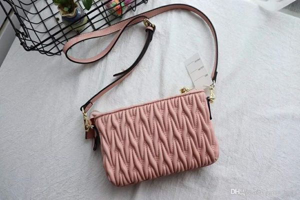 selling explosion brand m luxury handbag designer handbag lambskin shoulder bag fashion trend plating hardware
selling explosion brand m luxury handbag designer handbag lambskin shoulder bag fashion trend plating hardware