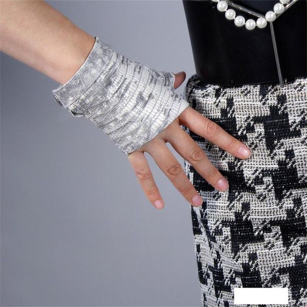 2019 latest real leather fingerless gloves white lizard skin animal pattern pure sheepskin half finger woman' gloves tb130-1, Blue;gray
2019 latest real leather fingerless gloves white lizard skin animal pattern pure sheepskin half finger woman' gloves tb130-1, Blue;gray