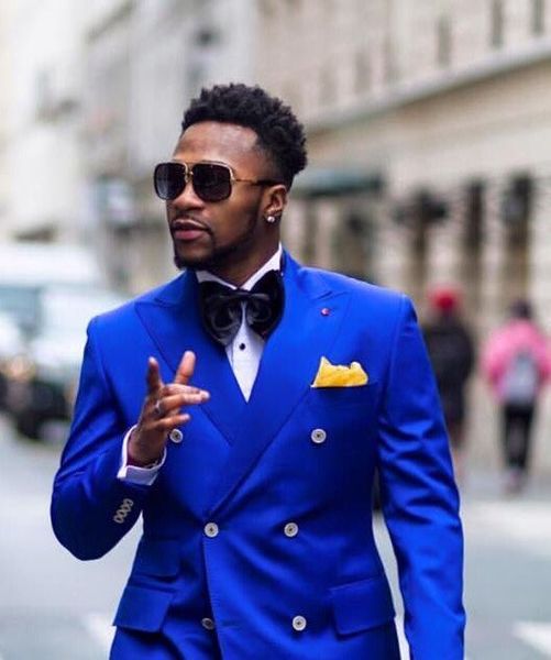 fashionable and cool groom tuxedos,handsome slim fit men wedding groomsmen business party prom suits (jacket+pants+tie) w:735, Black;gray
fashionable and cool groom tuxedos,handsome slim fit men wedding groomsmen business party prom suits (jacket+pants+tie) w:735, Black;gray