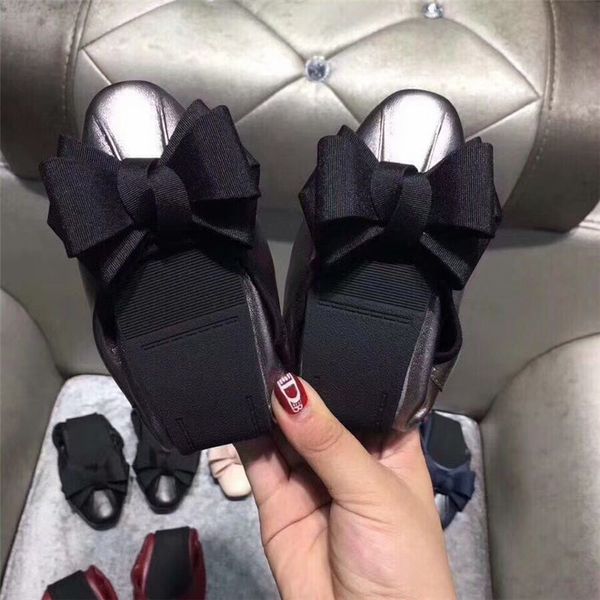 designer women shoes designer slides loafers casual fashion luxury designer women shoes brand dancing shoes for women, Black
designer women shoes designer slides loafers casual fashion luxury designer women shoes brand dancing shoes for women, Black
