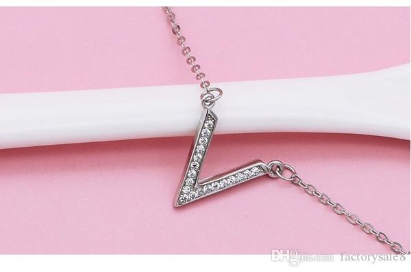 2017 new lady s925 silver fashion v chain necklace pendant han edition simple necklace pendant
2017 new lady s925 silver fashion v chain necklace pendant han edition simple necklace pendant