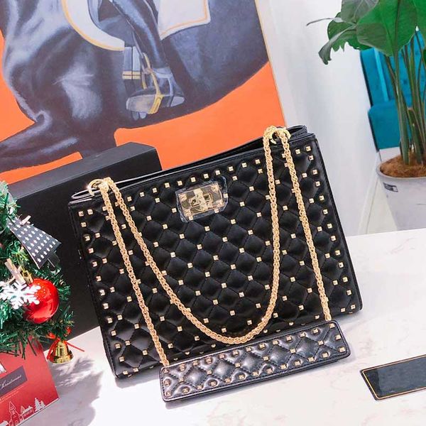 ladies wallet purse genuine leather handbag fashion crossbody handbag chain bag ladies shoulder bag women popular handbags
ladies wallet purse genuine leather handbag fashion crossbody handbag chain bag ladies shoulder bag women popular handbags