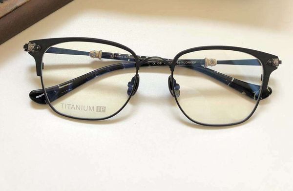 black squre eyeglasses glasses titanium frame clear lens optical frames fashion men eyeglasses frame new with box 
black squre eyeglasses glasses titanium frame clear lens optical frames fashion men eyeglasses frame new with box