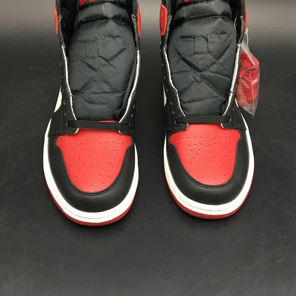 air 1 high og bred toe 555088-610 1s i black white red kicks women men basketball sports shoes sneakers trainers with original box
air 1 high og bred toe 555088-610 1s i black white red kicks women men basketball sports shoes sneakers trainers with original box