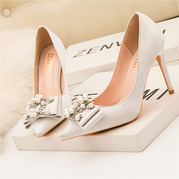 2019 women fetish 10cm high heels female bridal stiletto heels pumps lady red scarpins gold silver elegant pearl bow party shoes, Black 
2019 women fetish 10cm high heels female bridal stiletto heels pumps lady red scarpins gold silver elegant pearl bow party shoes, Black
