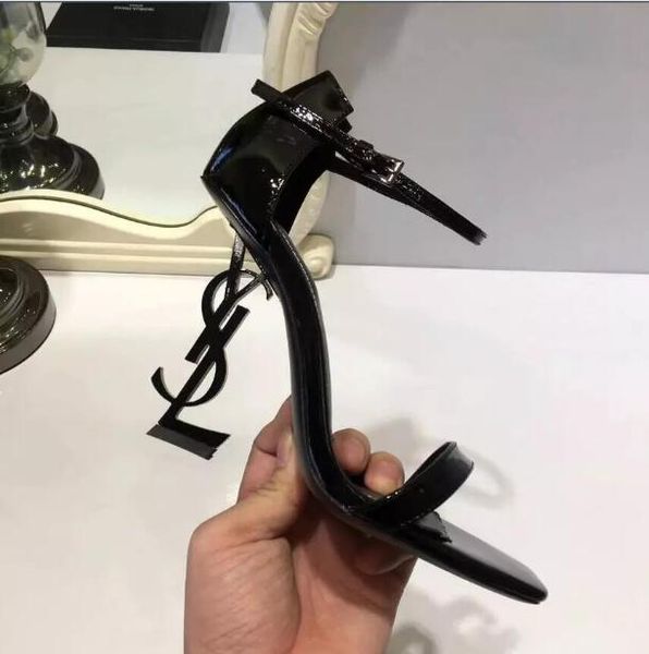 2018 Brand new Sexy shoes Woman Summer Buckle Strap Rivet Sandals High-heeled shoes Pointed toe Fashion Single ysl High heel10.5cm 8cm
2018 Brand new Sexy shoes Woman Summer Buckle Strap Rivet Sandals High-heeled shoes Pointed toe Fashion Single ysl High heel10.5cm 8cm