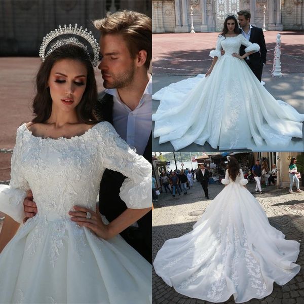 amazing dubai arabic ball gown wedding dresses 2020 scoop neck puffy half sleeve lace vestidos de novia long chapel train bridal gown al5583, White
amazing dubai arabic ball gown wedding dresses 2020 scoop neck puffy half sleeve lace vestidos de novia long chapel train bridal gown al5583, White