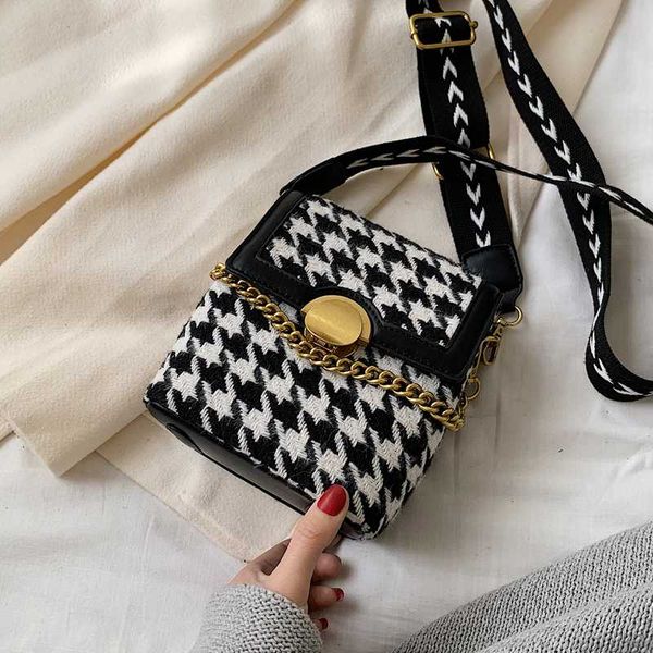 vintage houndstooth bucket bag women wide strap shoulder bags chain female messenger crossbody bags for women pu leather handbag
vintage houndstooth bucket bag women wide strap shoulder bags chain female messenger crossbody bags for women pu leather handbag