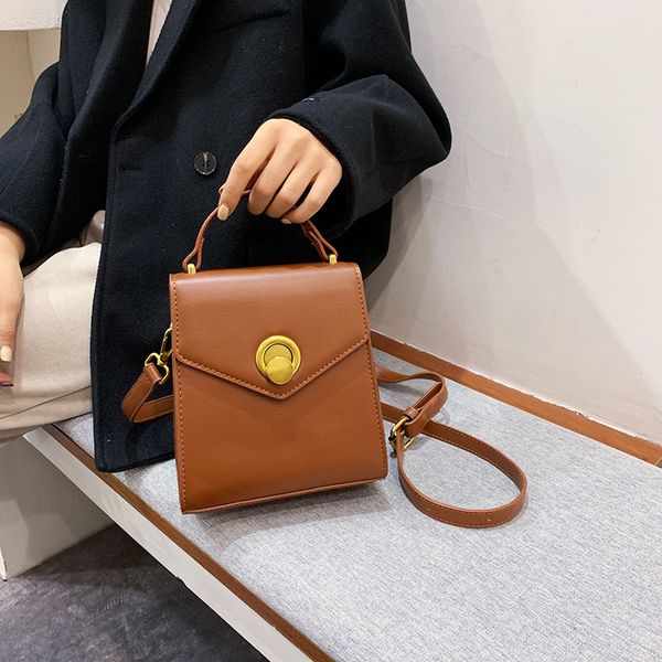 2020 new ladies crossbody bag korean fashion casual simple solid color retro lock clamshell women's shoulder small square bag
2020 new ladies crossbody bag korean fashion casual simple solid color retro lock clamshell women's shoulder small square bag